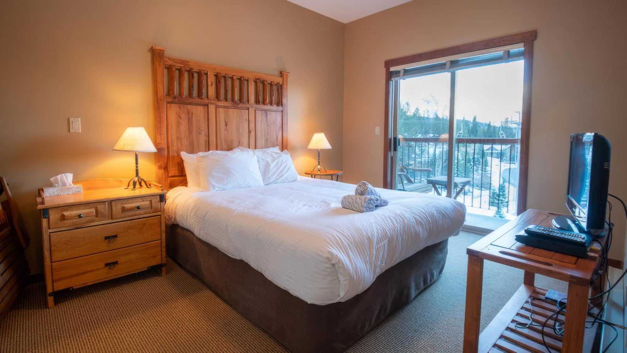 Snow Creek Lodge By Fernie Lodging Co Exterior photo