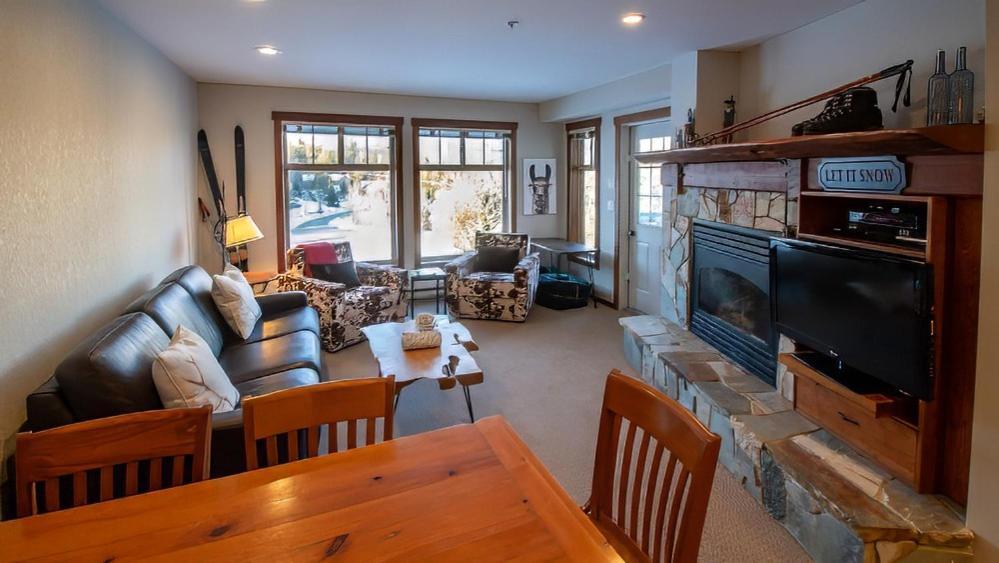 Snow Creek Lodge By Fernie Lodging Co Exterior photo