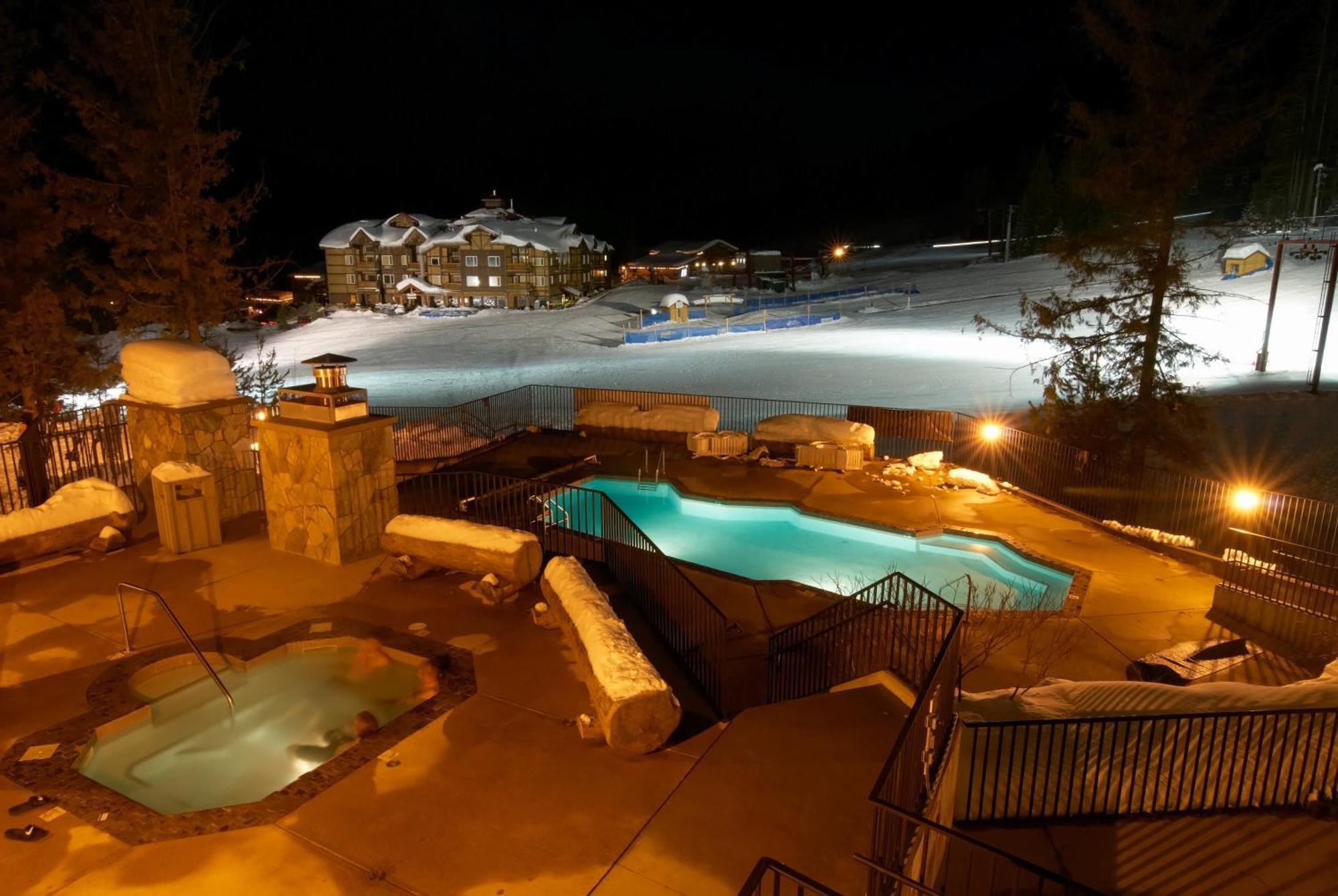 Snow Creek Lodge By Fernie Lodging Co Exterior photo