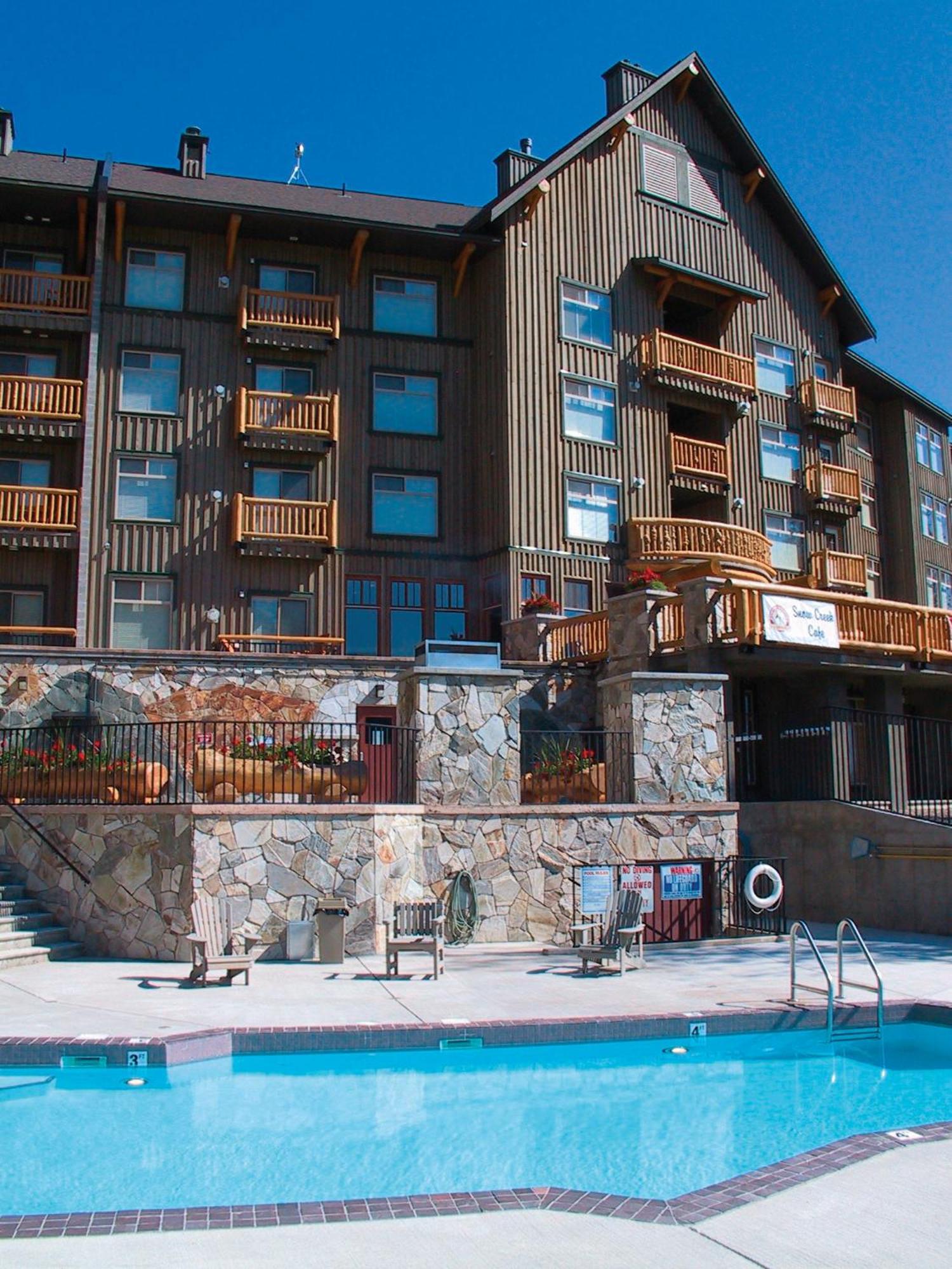 Snow Creek Lodge By Fernie Lodging Co Exterior photo